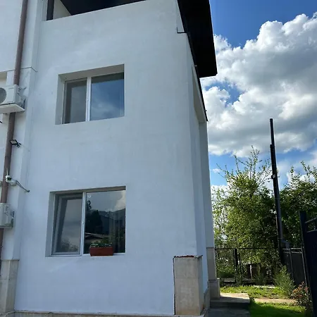 за гости крис 3* Vratsa